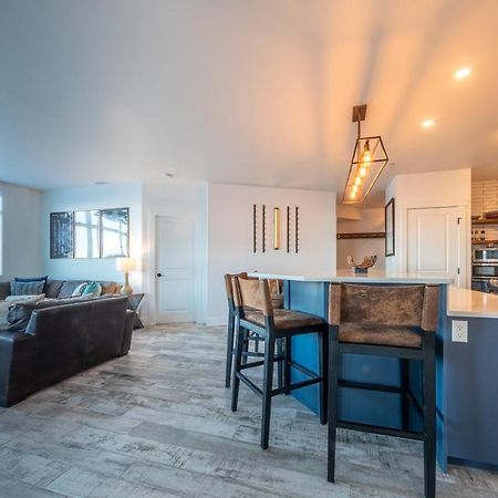 Fully Renovated Ski-In/Out Loft With Private Hot Tub! Golden Exterior foto
