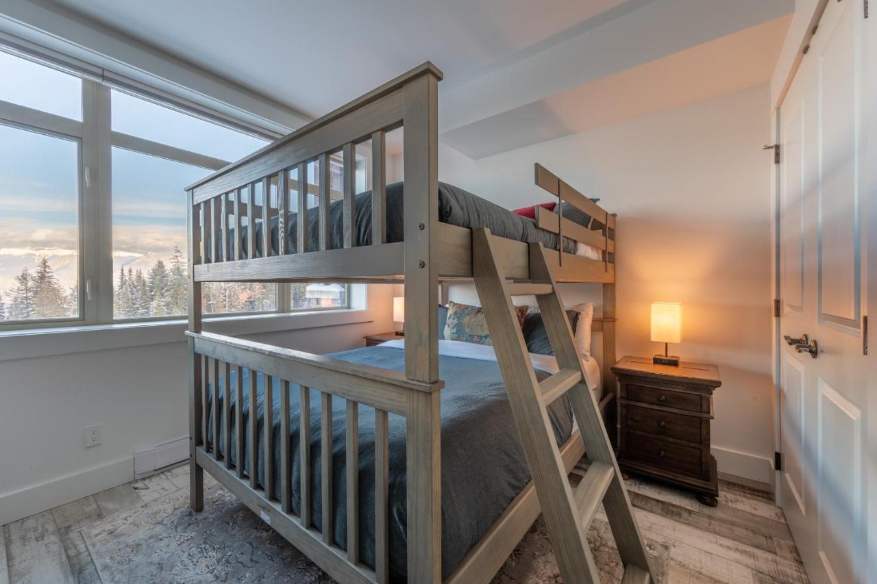 Fully Renovated Ski-In/Out Loft With Private Hot Tub! Golden Exterior foto