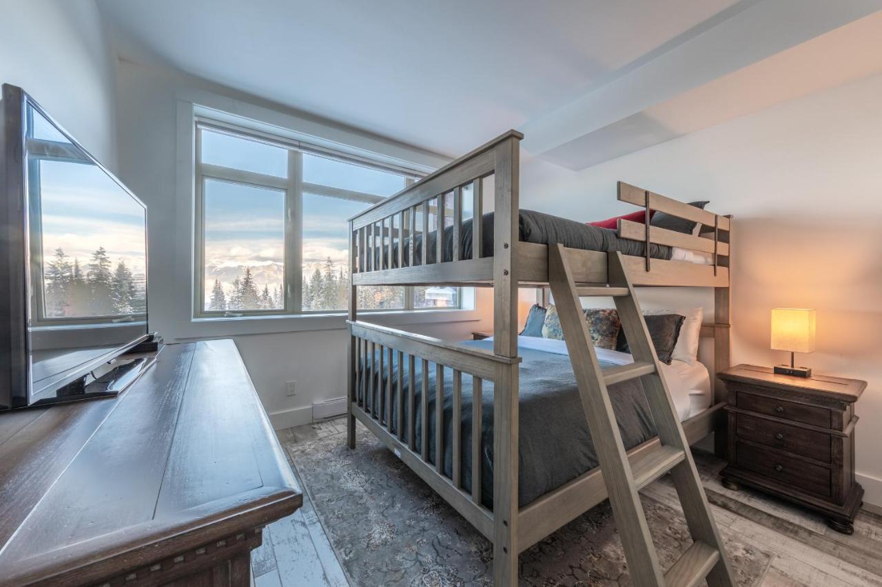Fully Renovated Ski-In/Out Loft With Private Hot Tub! Golden Exterior foto